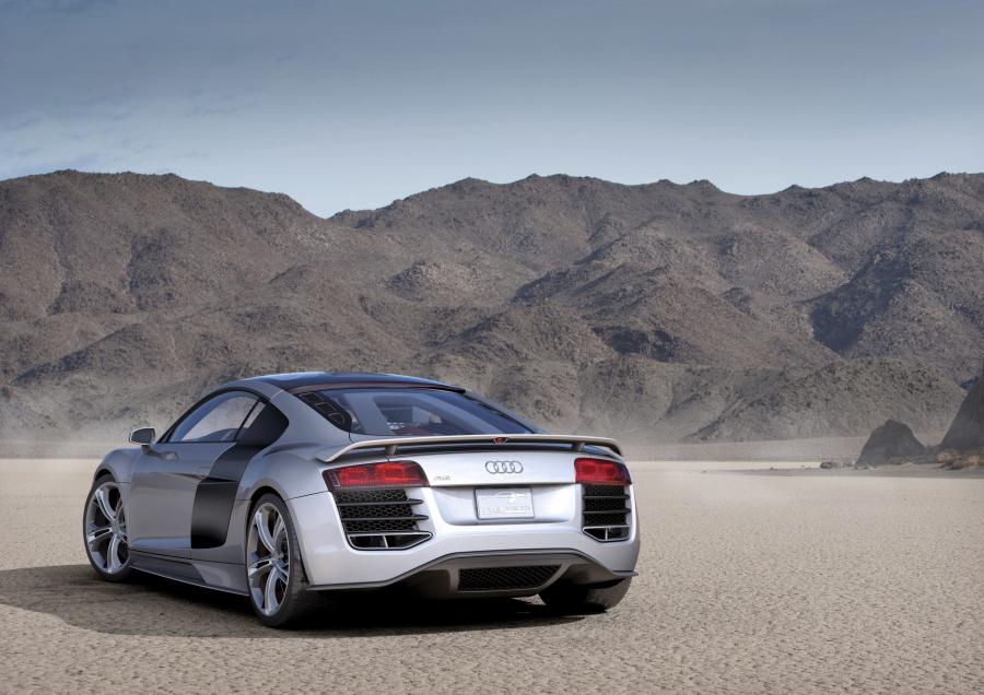  Audi R8 V12 TDI Concept 2008 года  (фото 11 из 18)